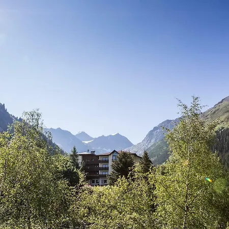 Hotel Gletscherblick 4*